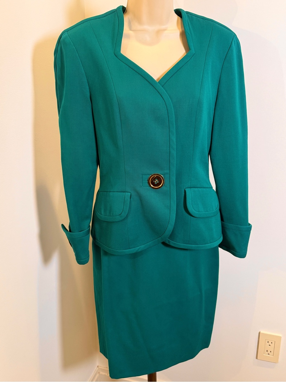 Vintage Neiman Marcus Bill Blass Single-Button Jacket & Skirt Suit Set